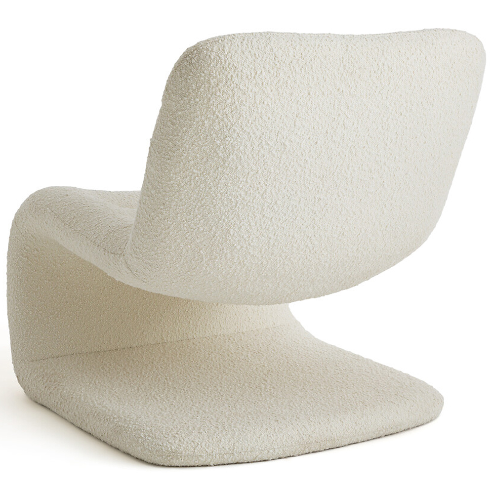 Кресло изогнутое с обивкой из ткани букле Smooth Bend Boucle Chair