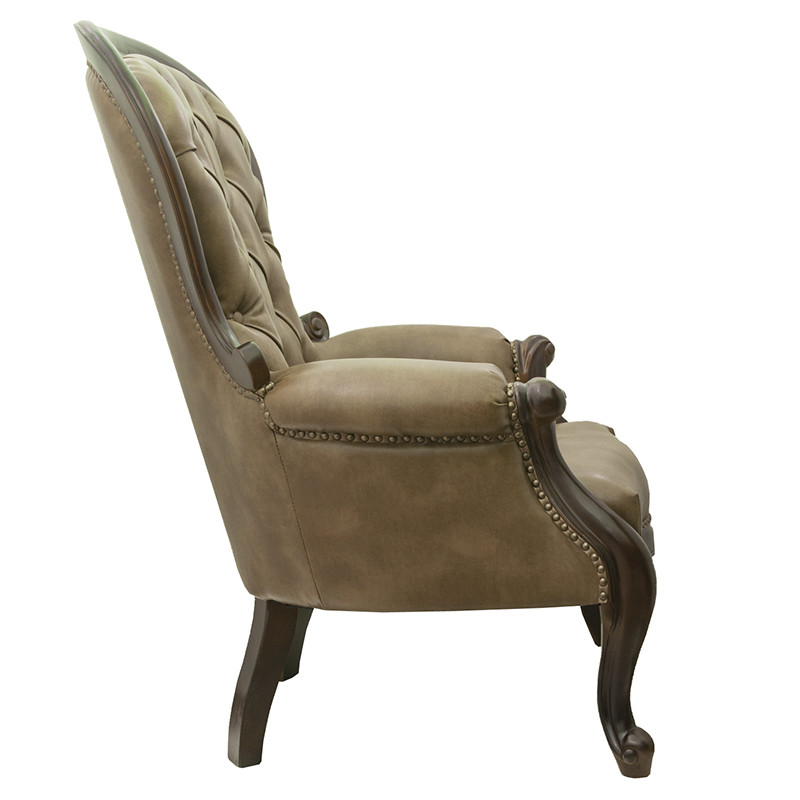 Кресло кожаное с мягкими подлокотниками на 4-х деревянных ножках Evelyn Classical Armchair