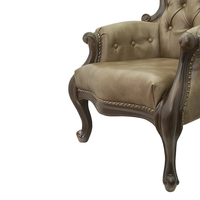 Кресло кожаное с мягкими подлокотниками на 4-х деревянных ножках Evelyn Classical Armchair