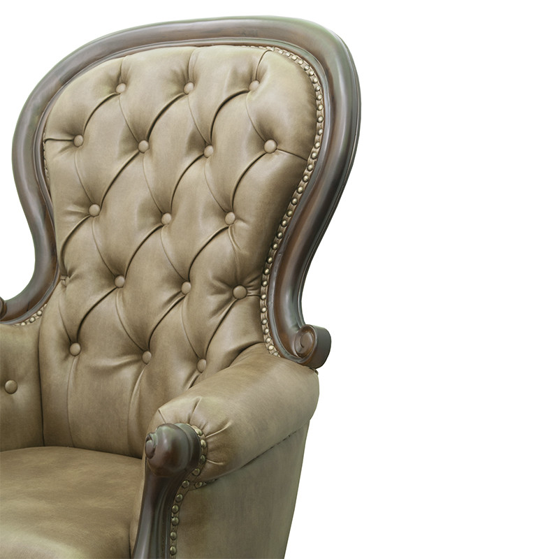 Кресло кожаное с мягкими подлокотниками на 4-х деревянных ножках Evelyn Classical Armchair