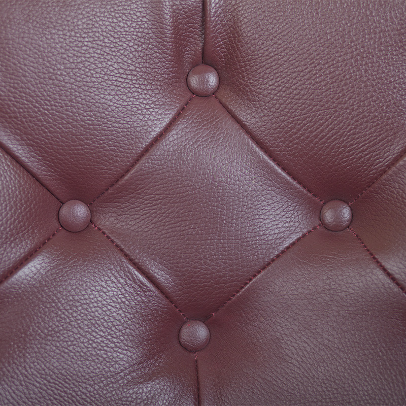 Кресло низкое из натуральной кожи на 4-х деревянных ножках из массива бука Chloe Leather Armchair vine