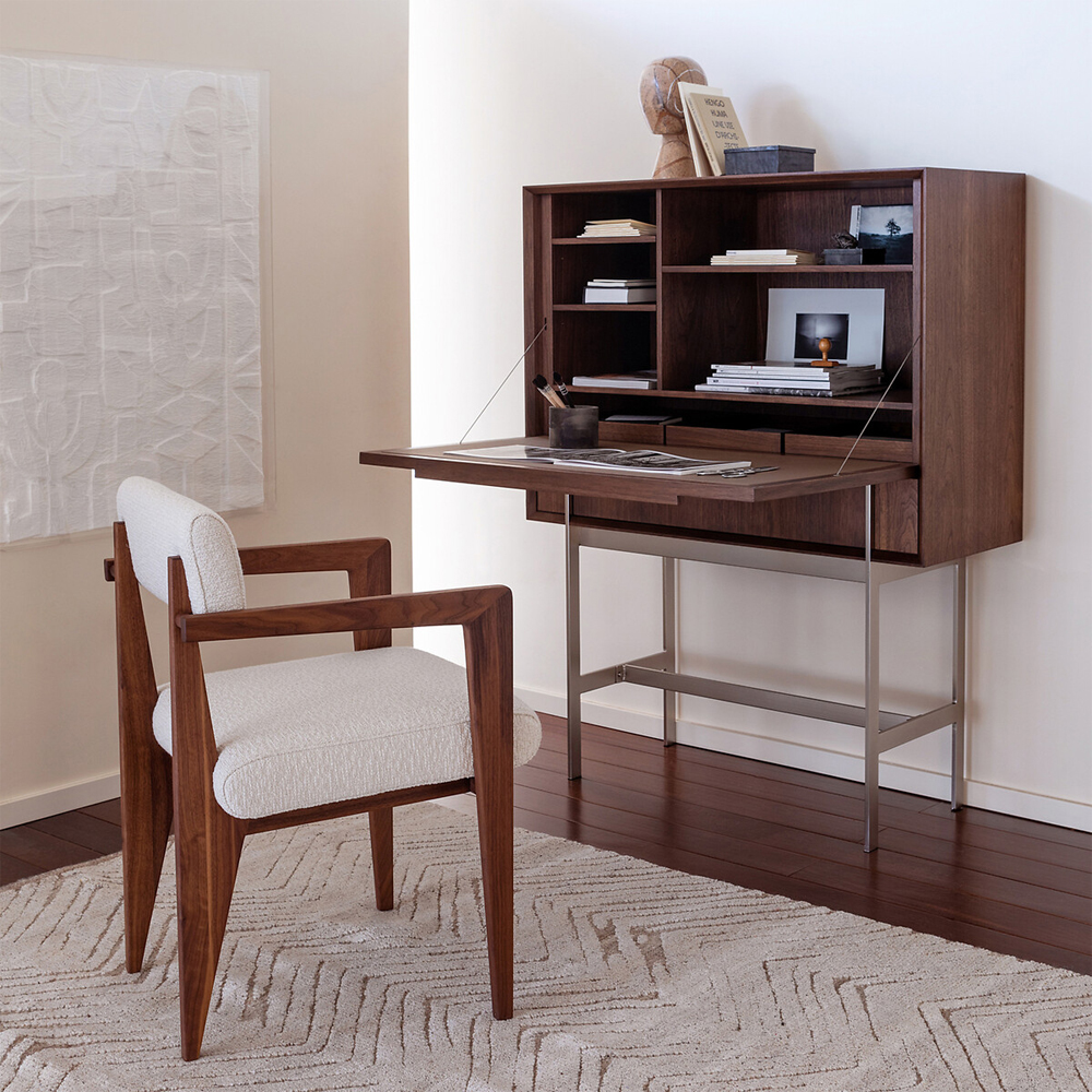 Кресло обеденное Alcove White Boucle из массива ореха
