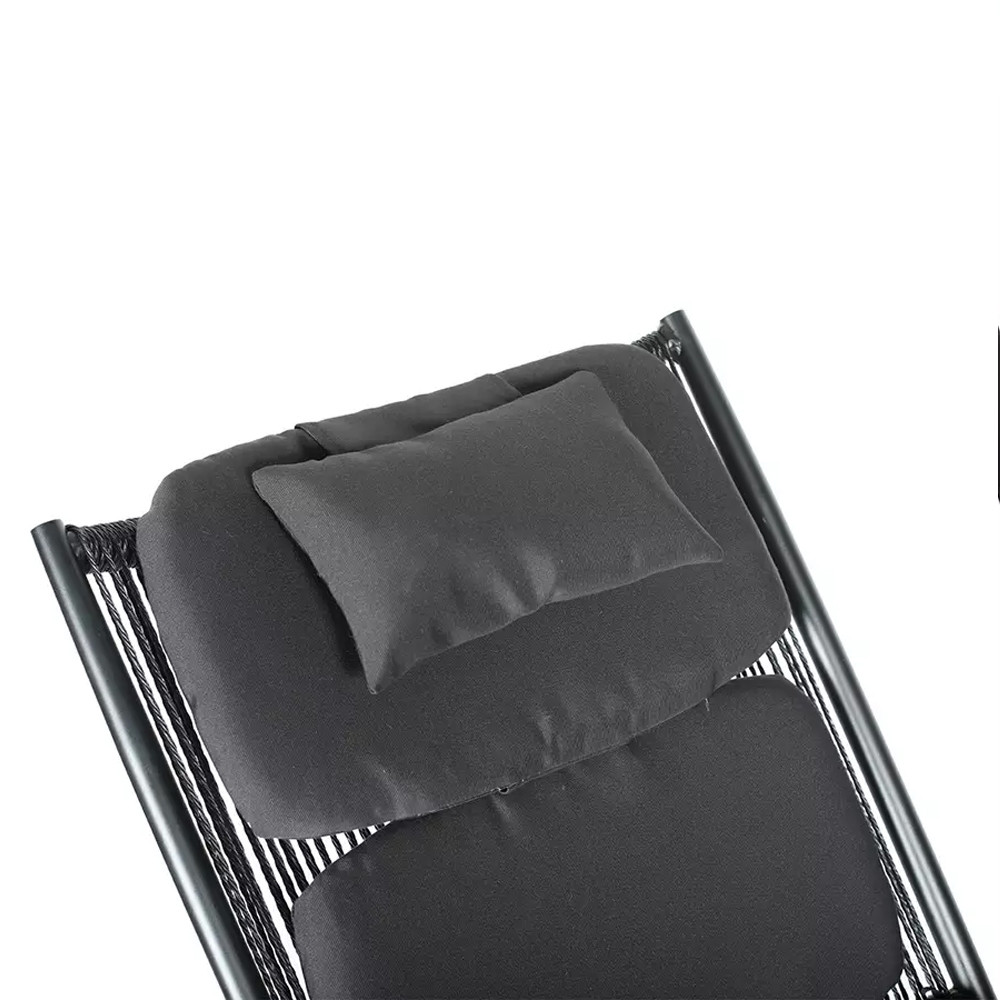 Кресло плетеное с мягкими подушками для сиденья и спины