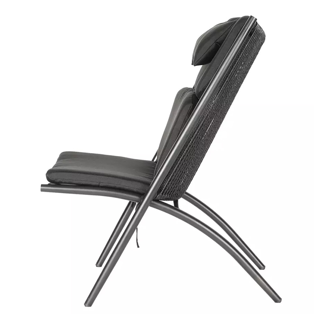 Кресло плетеное с мягкими подушками для сиденья и спины