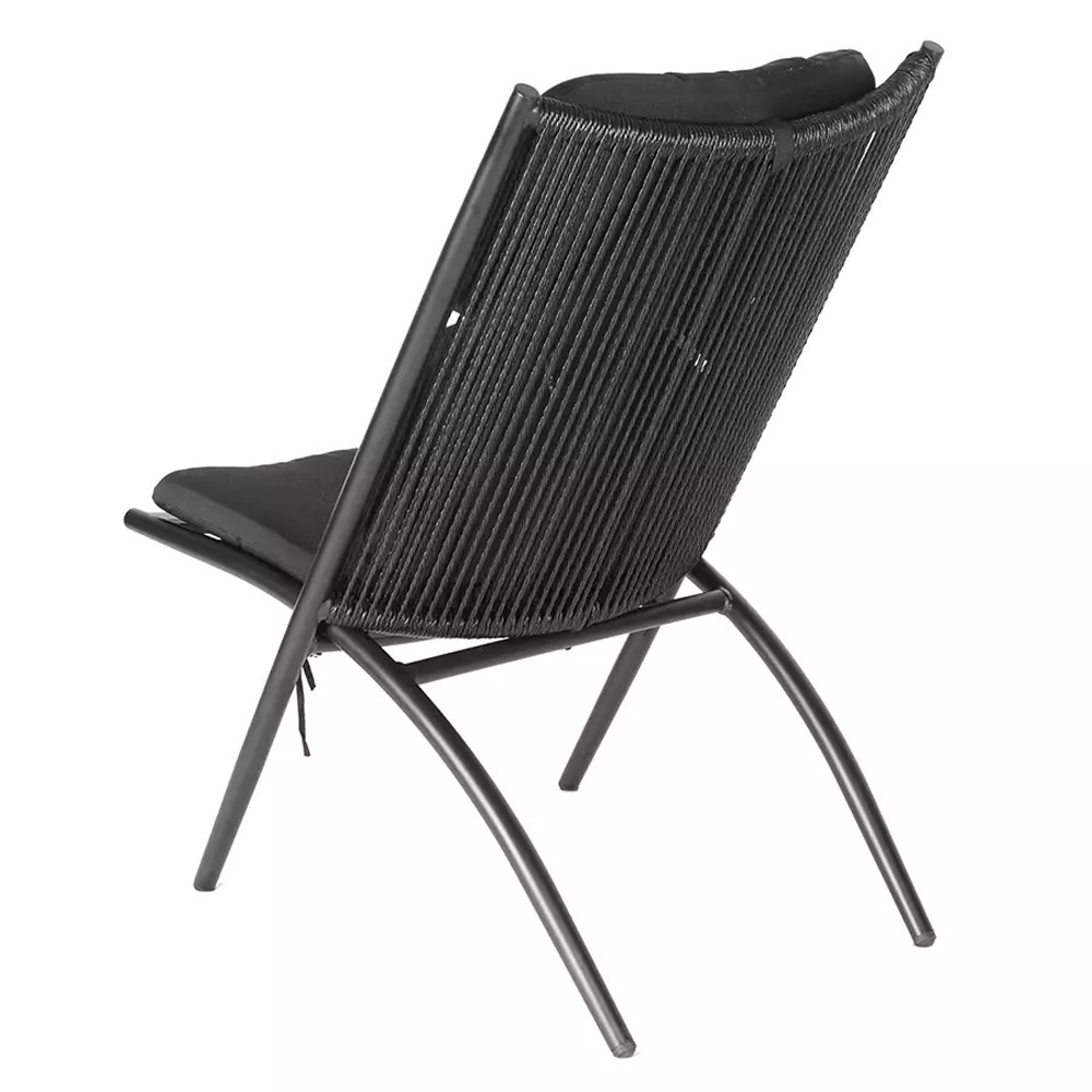 Кресло плетеное с мягкими подушками для сиденья и спины