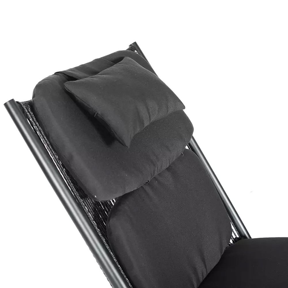 Кресло плетеное с мягкими подушками для сиденья и спины