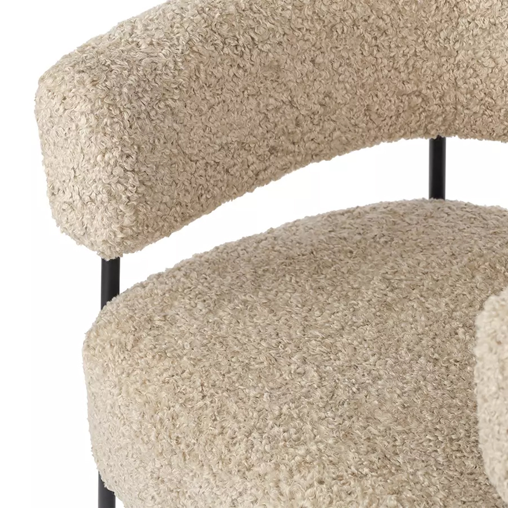 Кресло полукруглое мягкое с буклированной обивкой Armchair with Boucle Upholstery