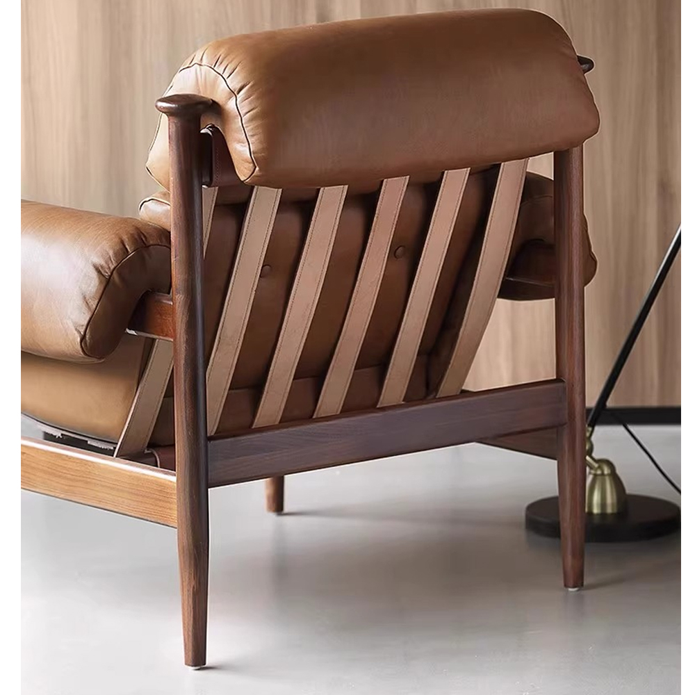 Кресло с деревянным каркасом и обивкой из натуральной кожи Medieval Furniture