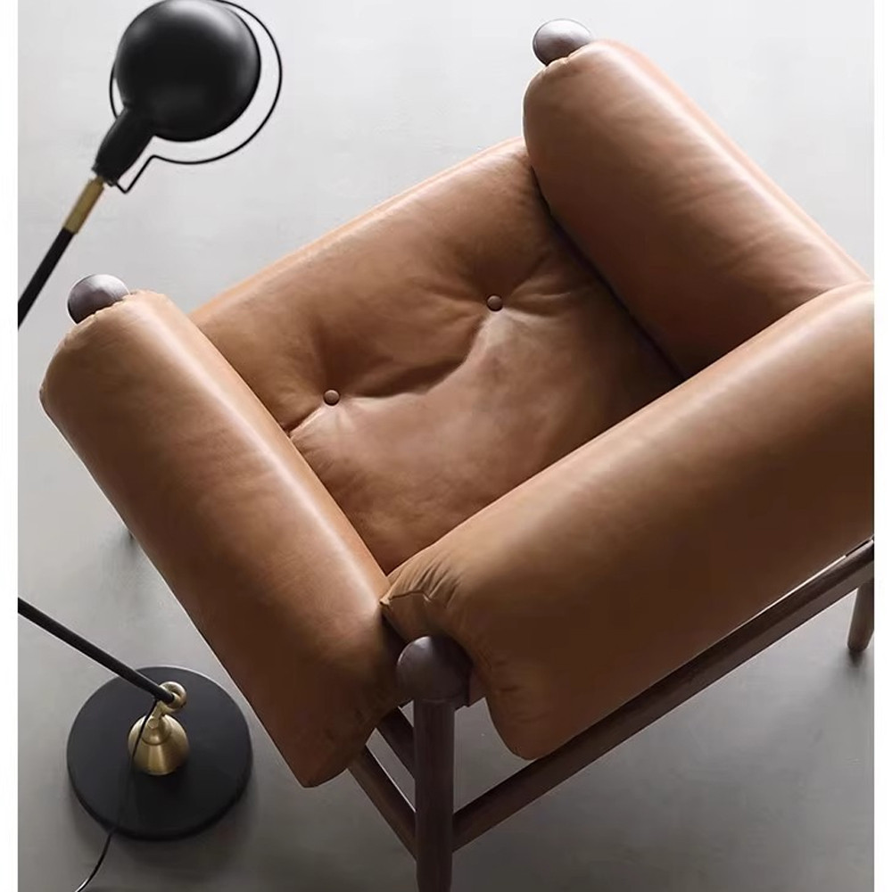 Кресло с деревянным каркасом и обивкой из натуральной кожи Medieval Furniture