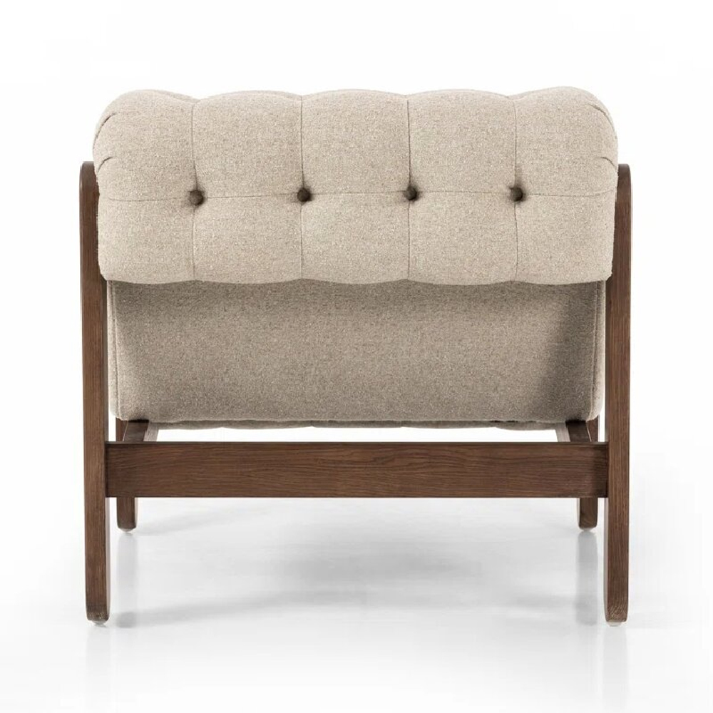 Кресло с деревянным каркасом и обивкой из ткани букле Medieval Furniture