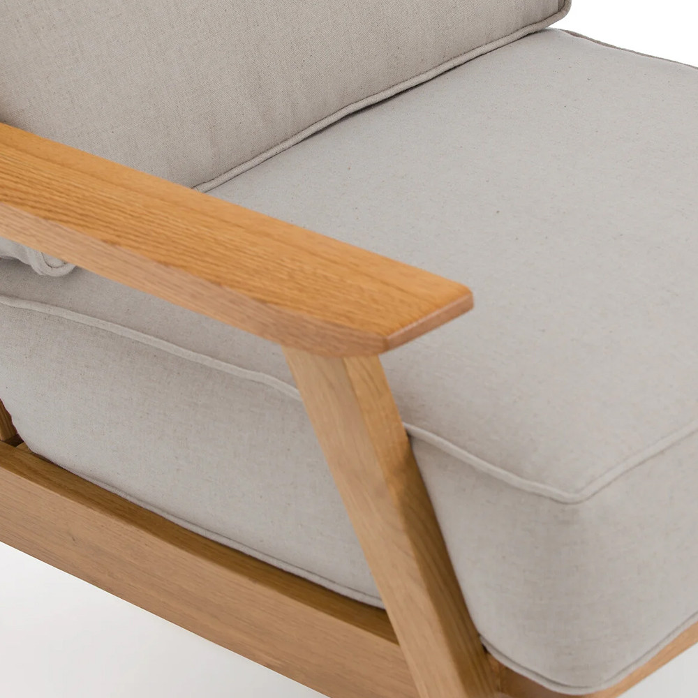 Кресло с каркасом из массива дуба Deniaud Oak Beige Armchair