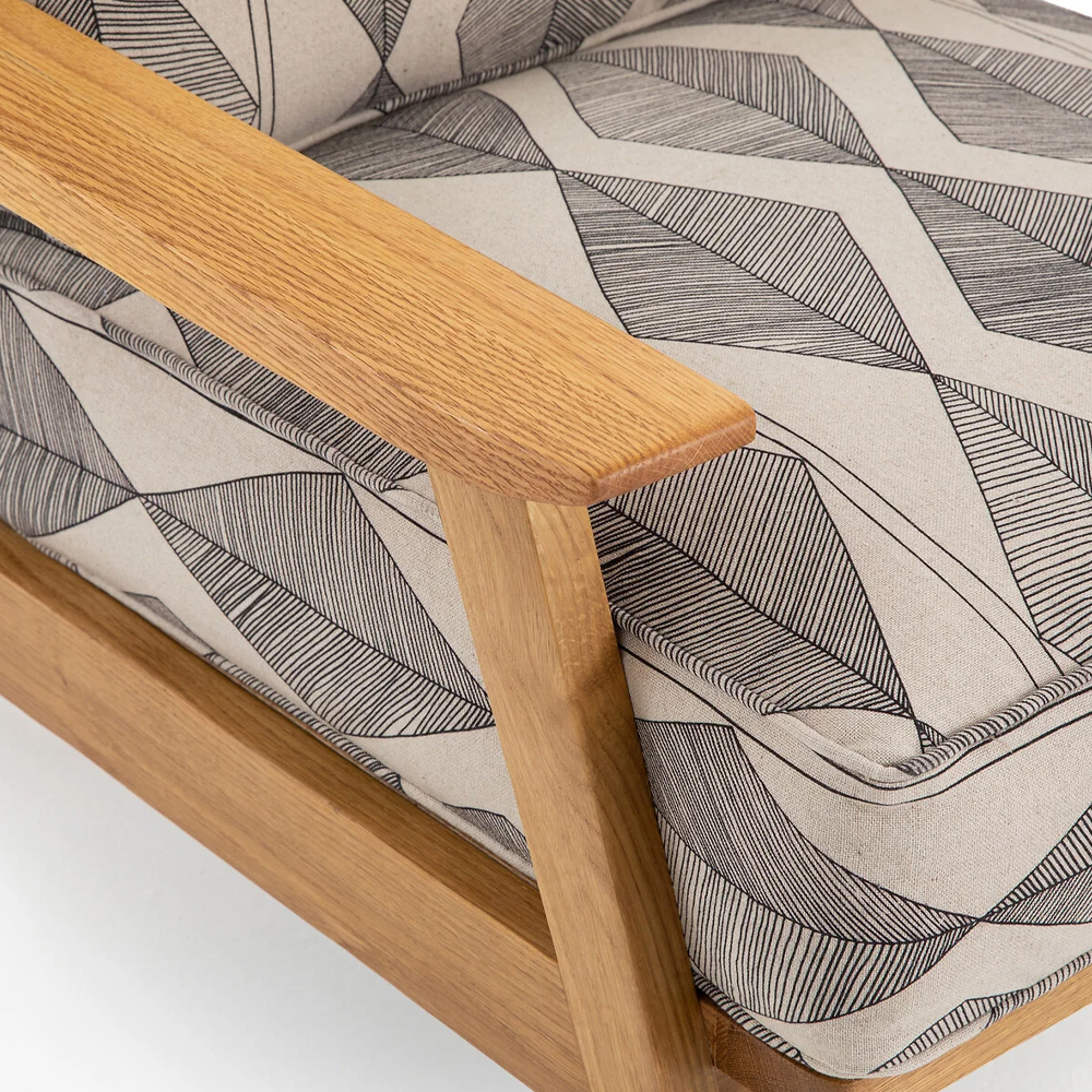 Кресло с каркасом из массива дуба Deniaud Oak Rhombus Beige Armchair