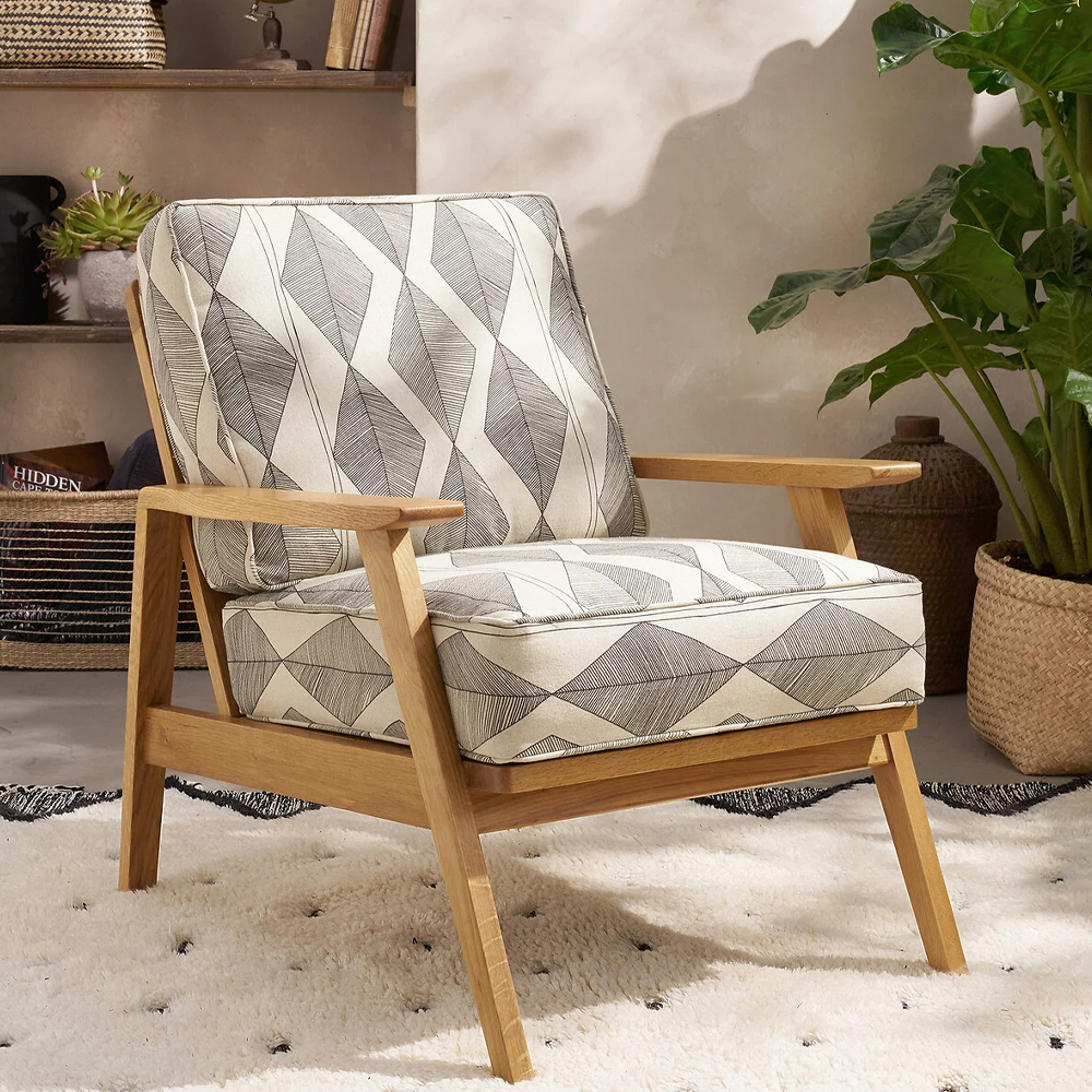 Кресло с каркасом из массива дуба Deniaud Oak Rhombus Beige Armchair