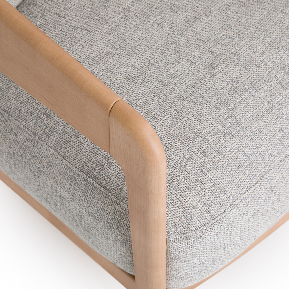 Кресло с каркасом из массива ясеня Deniaud Ash Grey Armchair