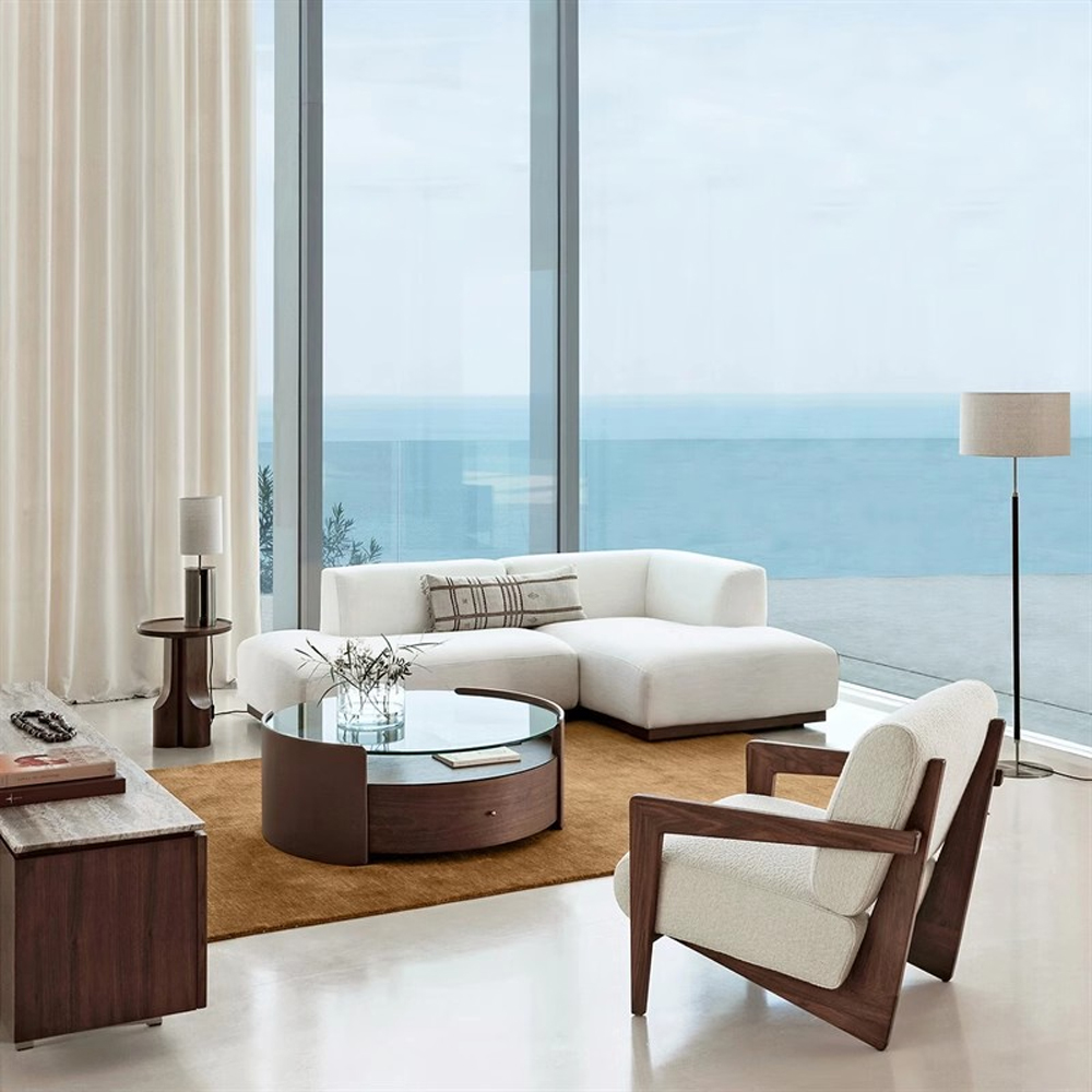 Кресло с обивкой из белого букле Armchair White Boucle