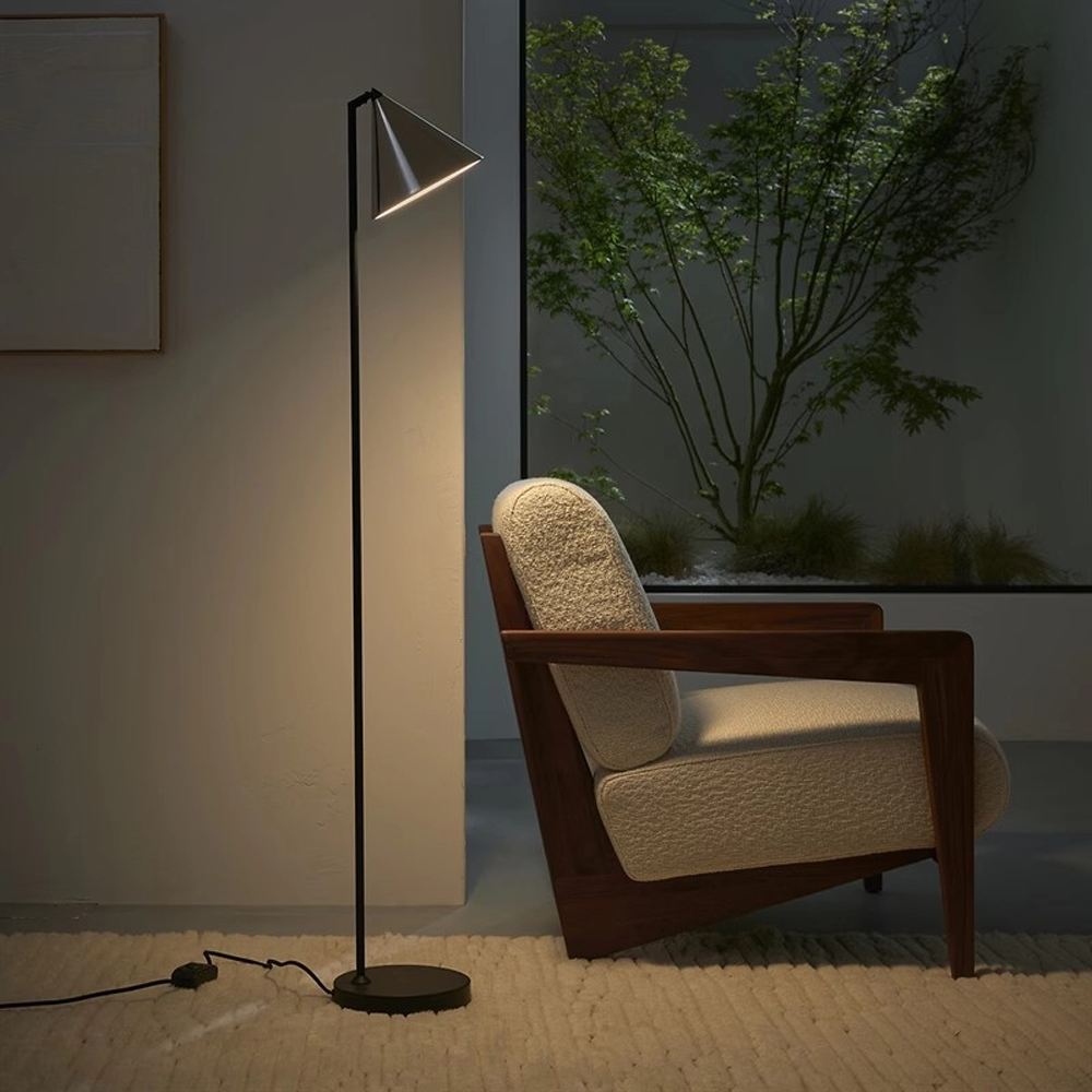 Кресло с обивкой из белого букле Armchair White Boucle