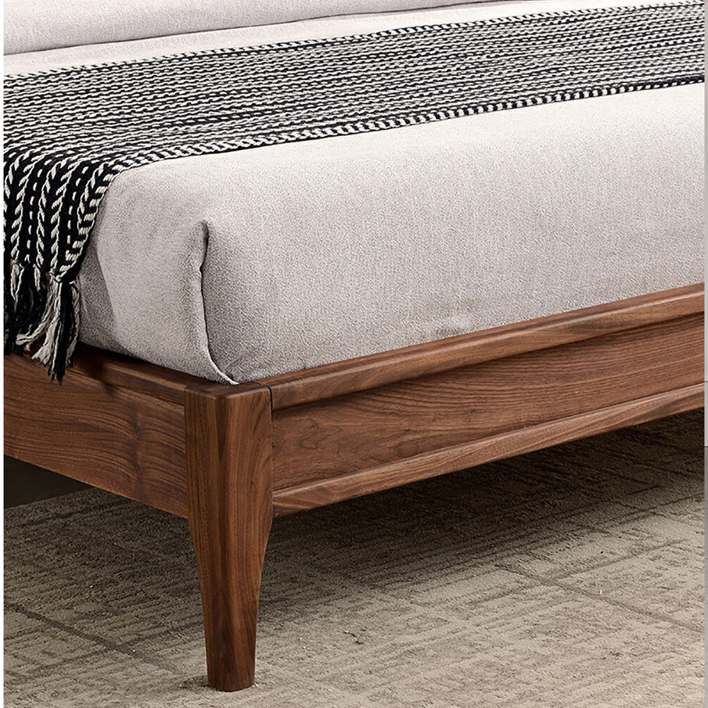 Кровать двуспальная с каркасом из дерева и мягким изголовьем Moon Walnut Bed