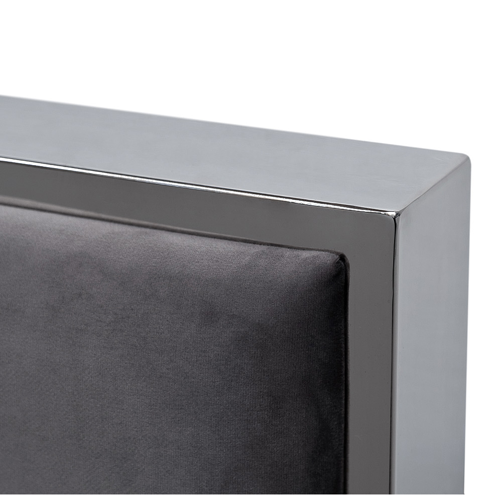 Кровать двуспальная серая с высоким мягким изголовьем Heart of the Bedroom