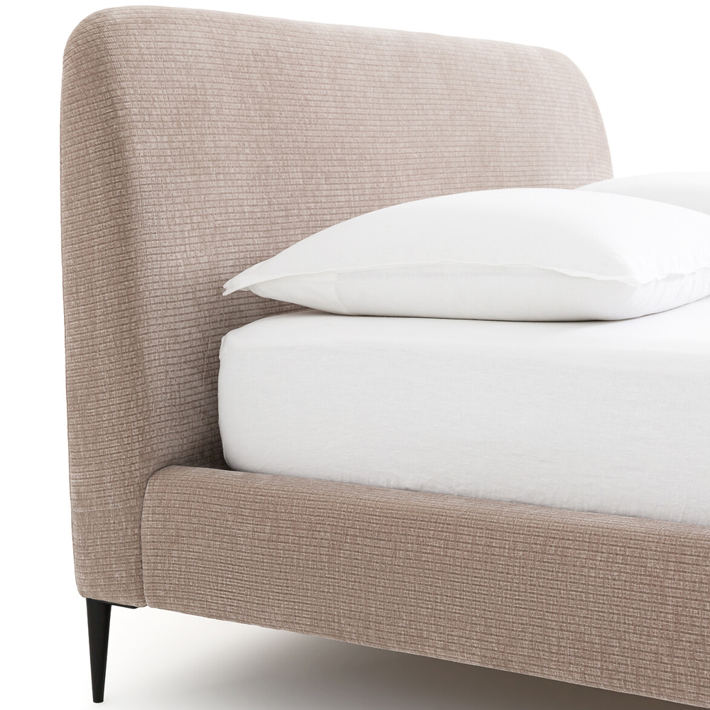 Кровать с обивкой велюр Hazel Velour Beige Bed
