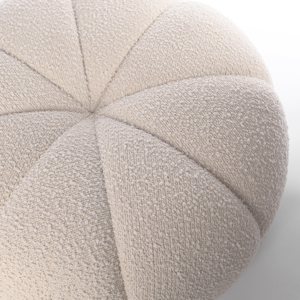 Круглый мягкий пуф с обивкой букле Gabrielle White Boucle Pouf