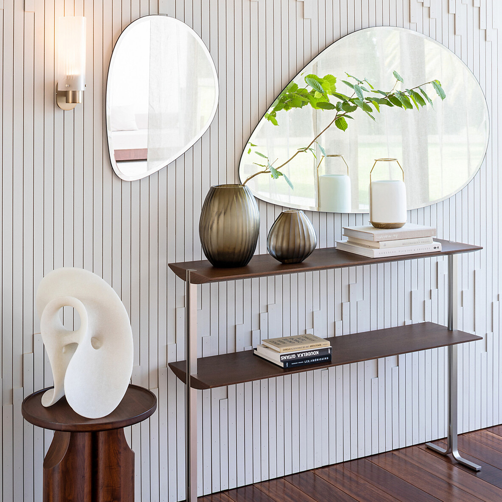 Круглый приставной стол из массива ореха Balu Wooden Side Table