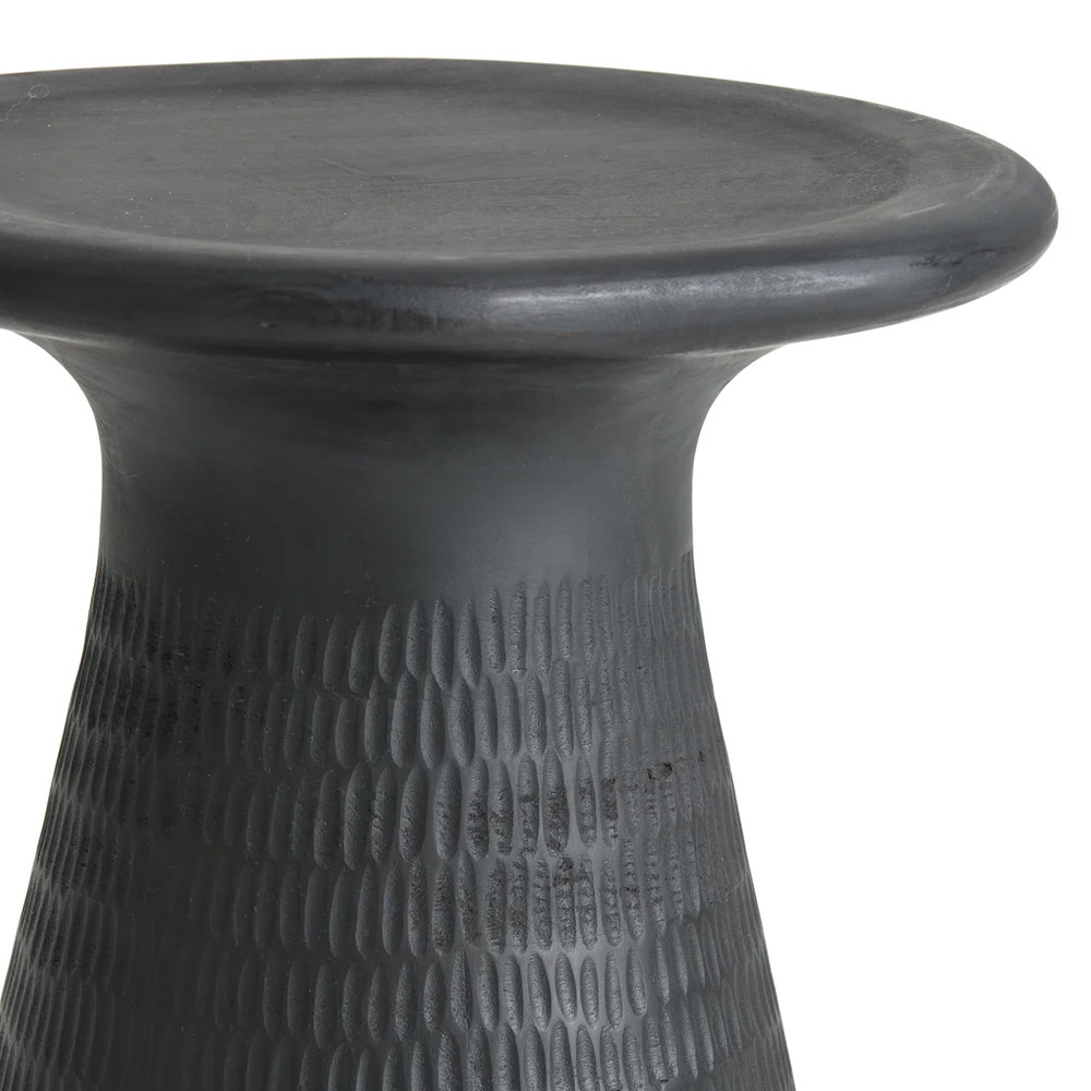Круглый приставной столик из массива манго Piero Black Side Table