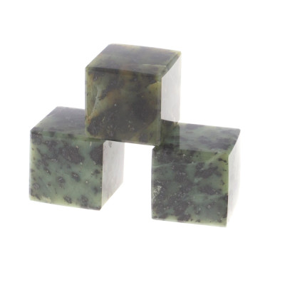 Кубик для охлаждения виски из уральского нефрита Natural Stone Cube
