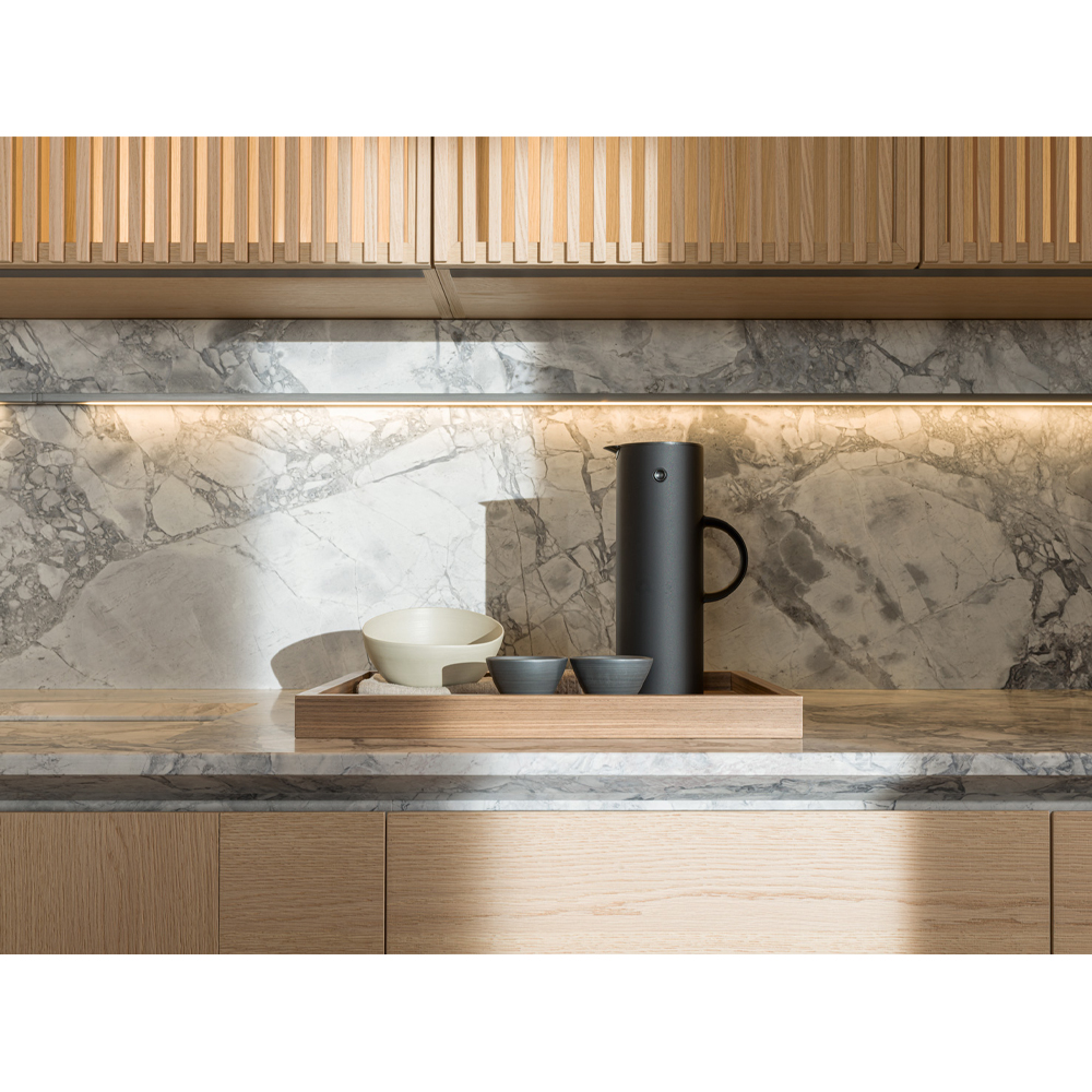 Кухонный гарнитур из камня и дерева с раздвижными дверцами TIVALÌ 2.0 Dada Engenereed Kitchen