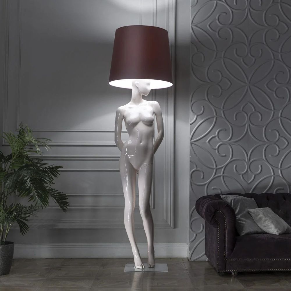 Лампа MANNEQUIN LAMP с абажуром женственность в деталях
