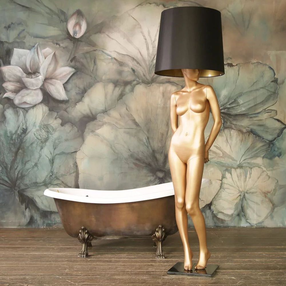 Лампа MANNEQUIN LAMP с абажуром женственность в деталях