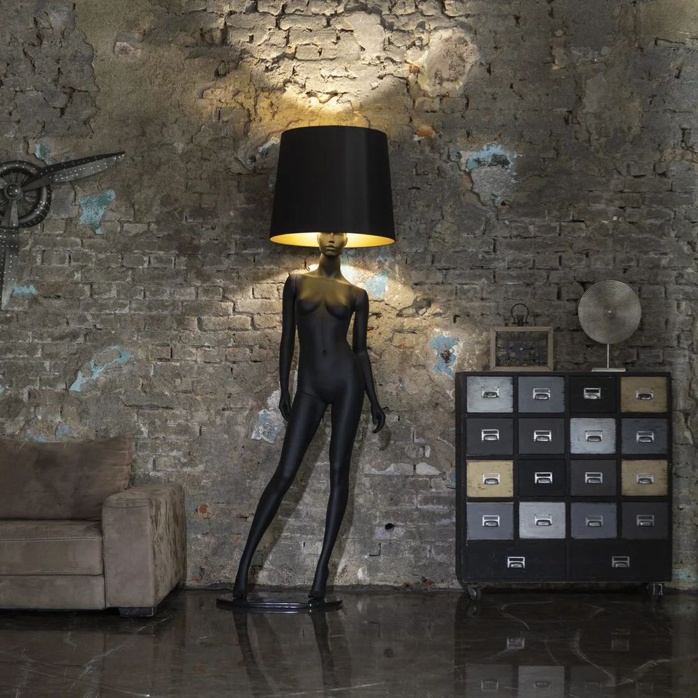 Лампа MANNEQUIN LAMP с абажуром изгибы тела