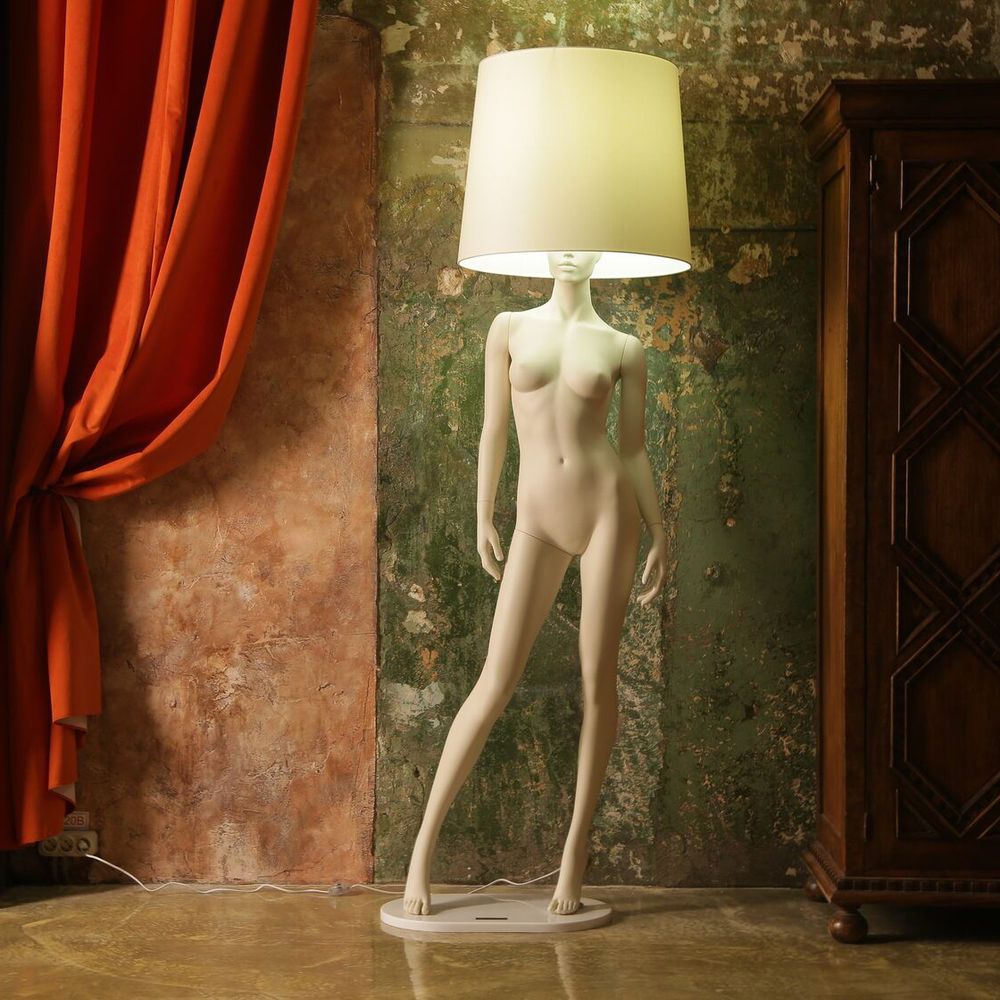 Лампа MANNEQUIN LAMP с абажуром изгибы тела