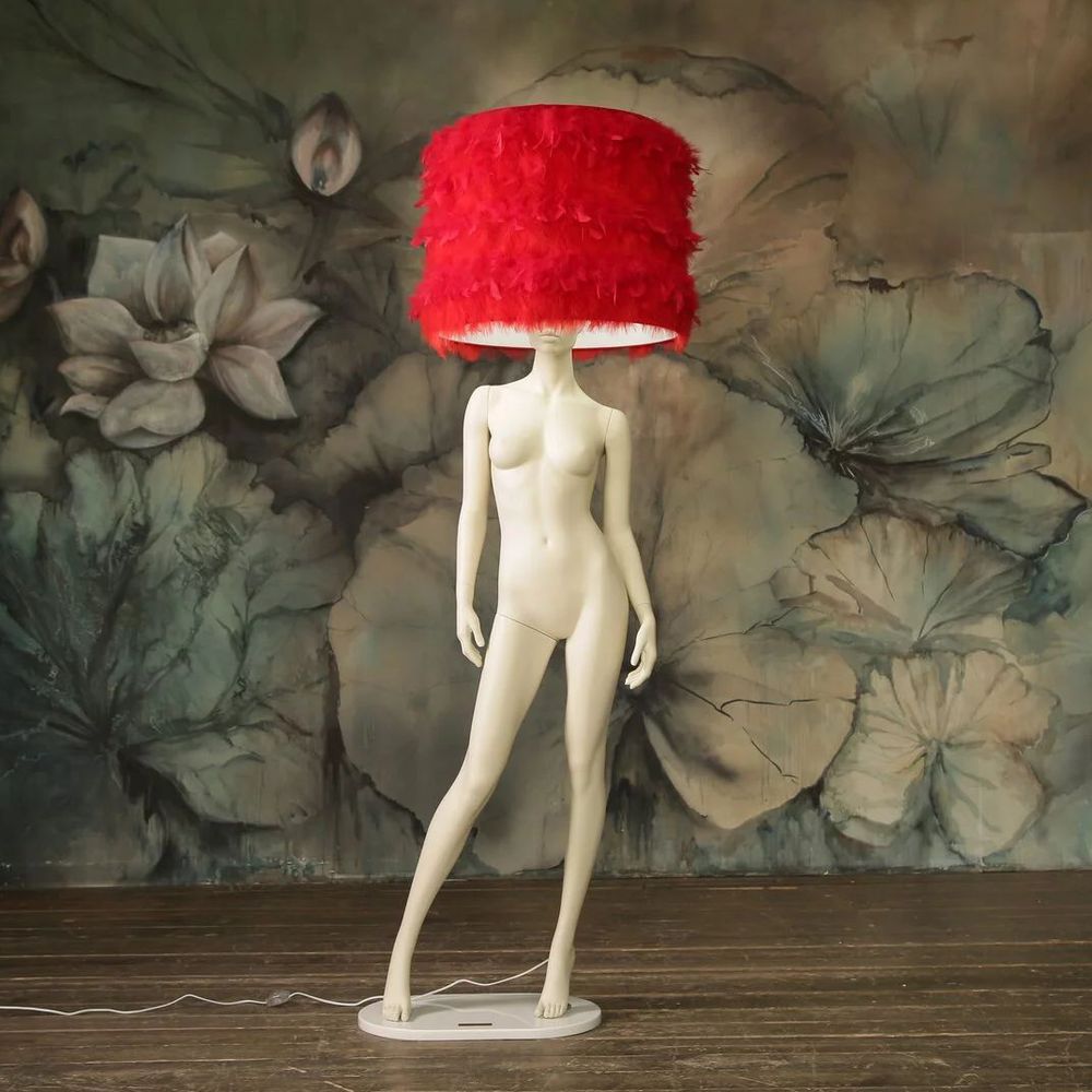 Лампа MANNEQUIN LAMP с абажуром изгибы тела