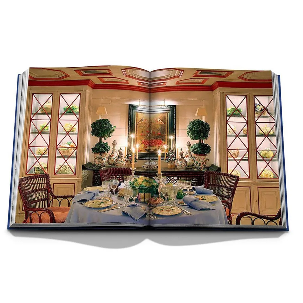 Лимитированная большая подарочная книга Valentino: At the Emperor's Table