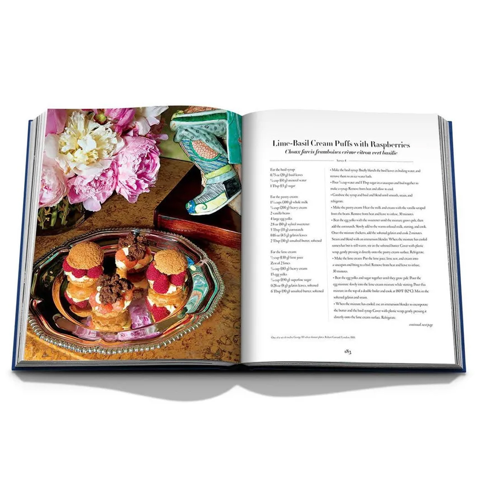 Лимитированная большая подарочная книга Valentino: At the Emperor's Table