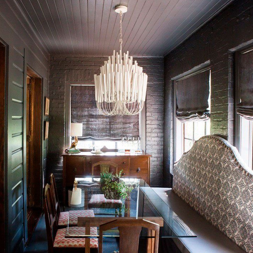 Люстра белая с несколькими ярусами деревянных палочек Bright Wooden Chandelier