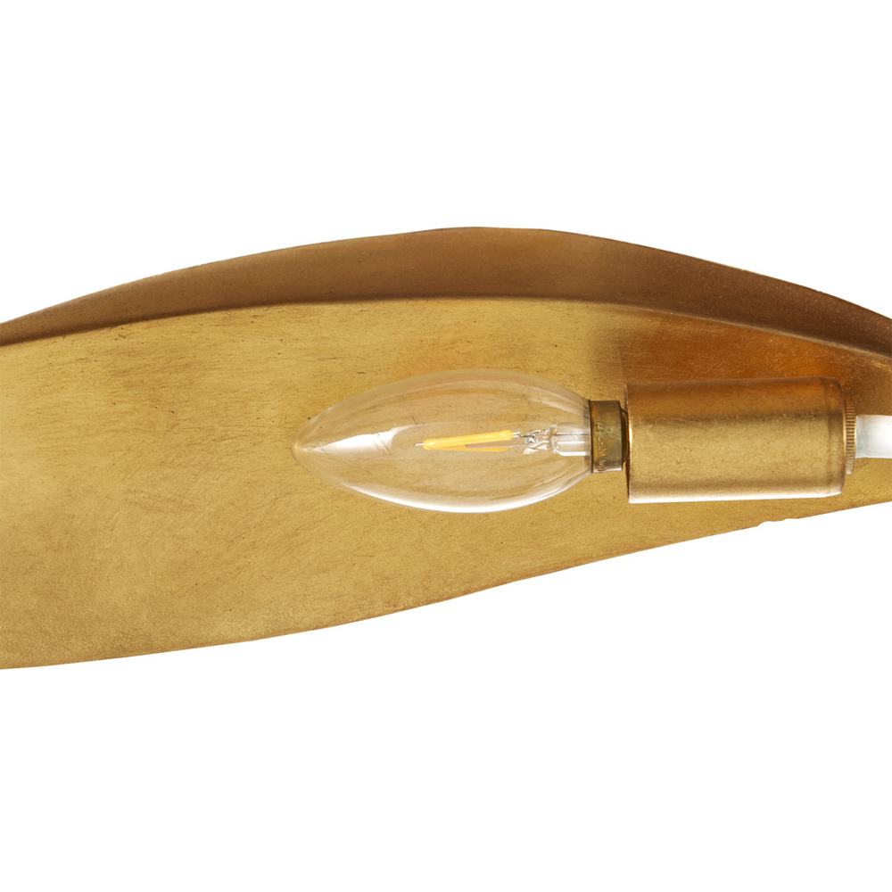 Люстра белая с плафонами в виде лепестков Delicate Flower