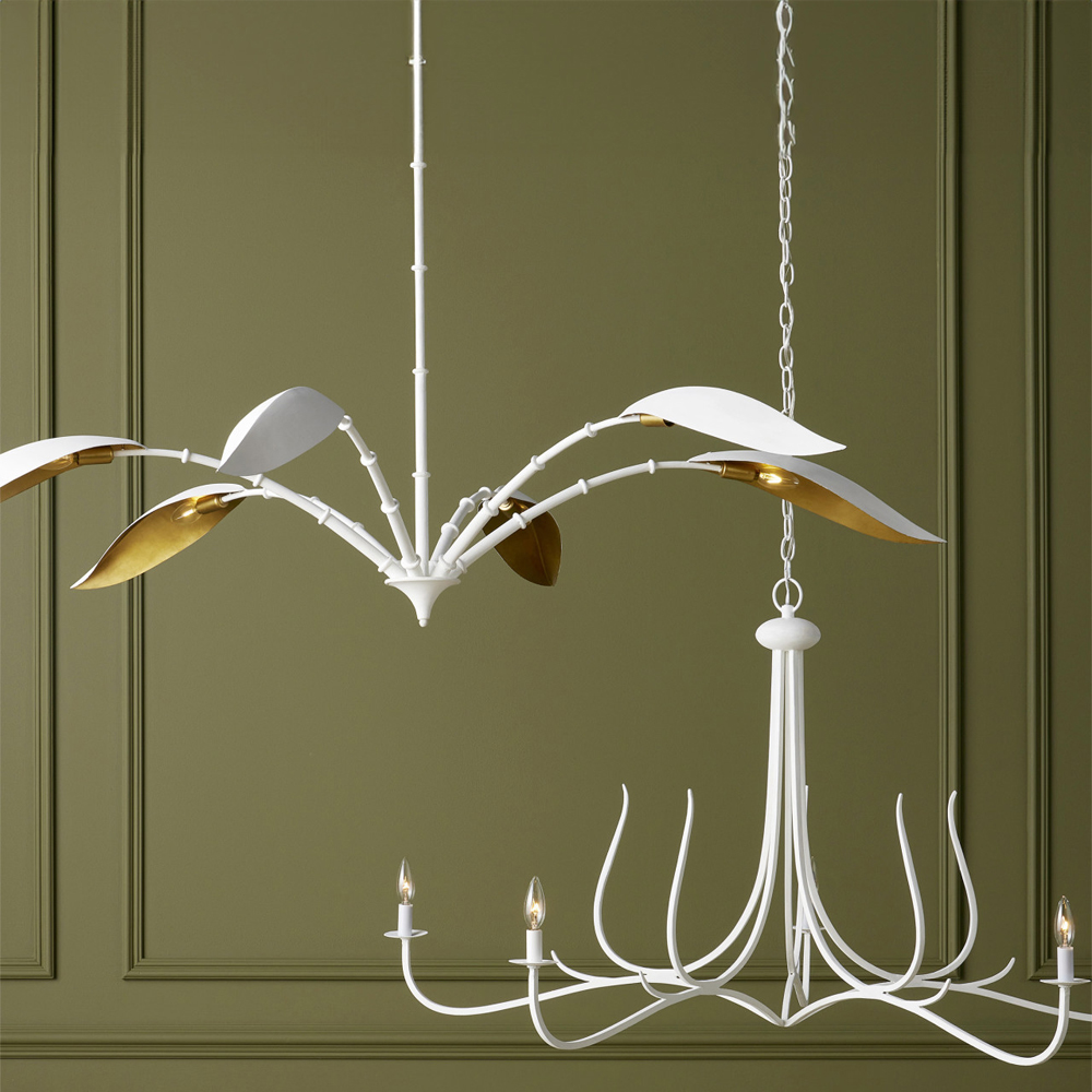 Люстра белая с плафонами в виде лепестков Delicate Flower