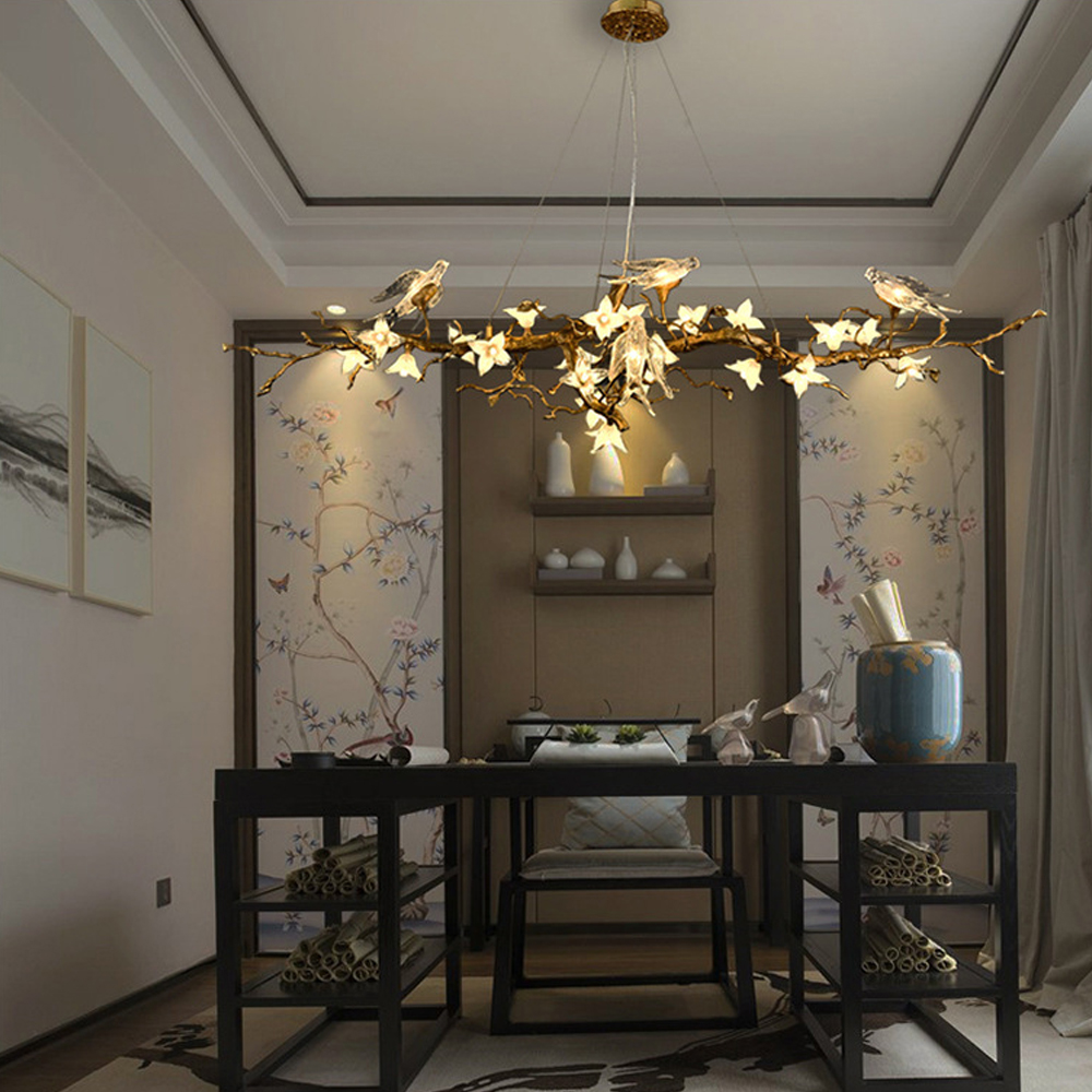 Люстра в виде золотой ветки с цветами и птичками Marvelous Garden