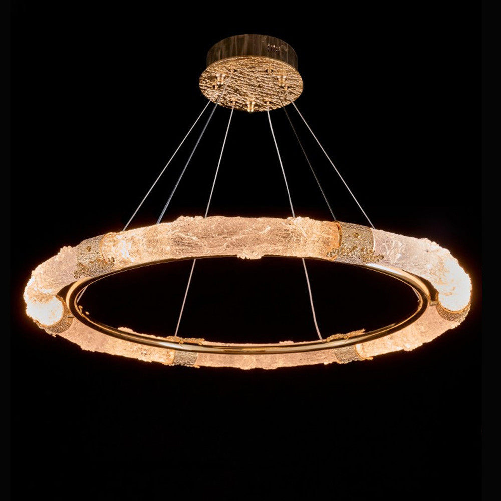 Люстра в форме кольца с золотым декором Warm Heavenly Light