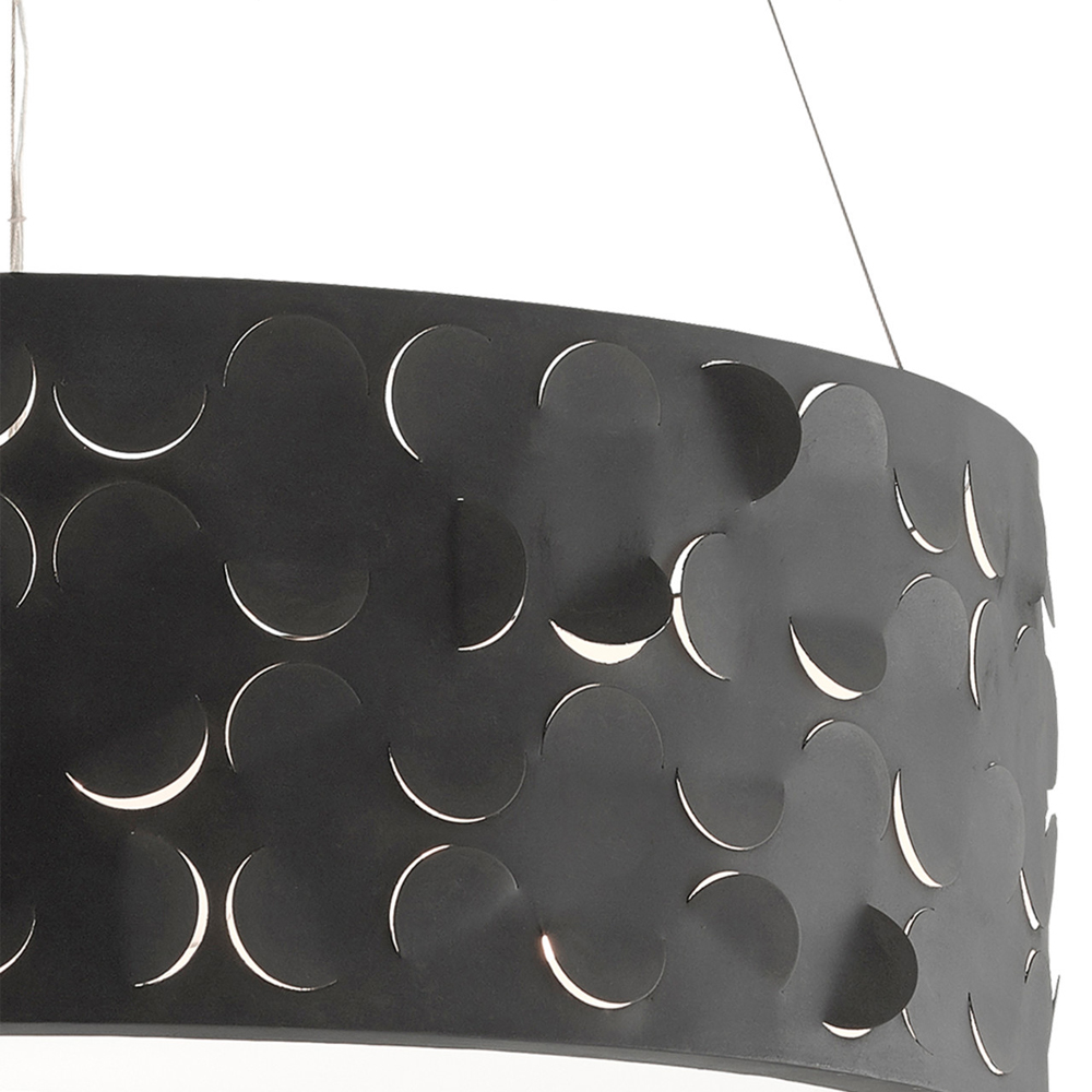 Люстра в форме цилиндра с чёрным фактурным абажуром Round Necklines