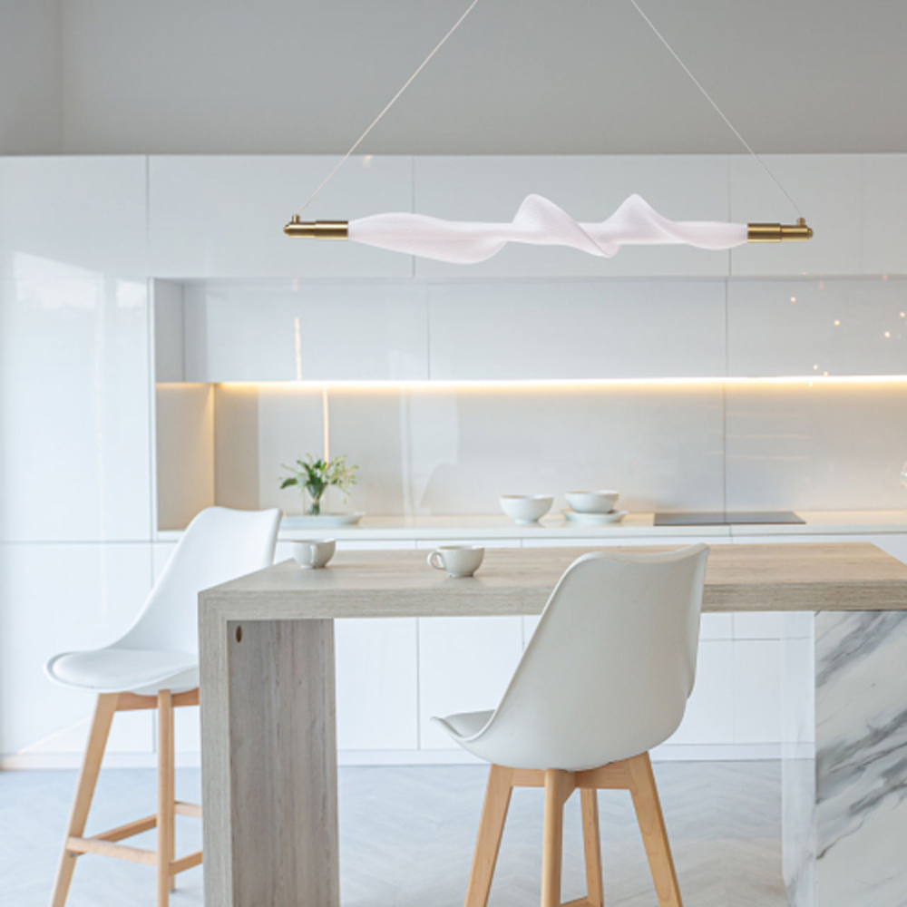 Люстра горизонтальная с волнистым белым плафоном Golden Swirl