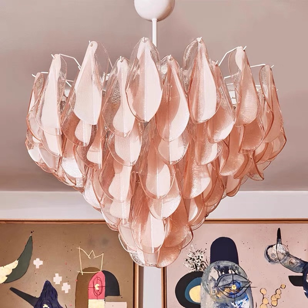 Люстра из стекляных розовых лепестков Petalled Illuminator