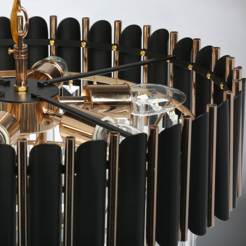 Люстра из черного металла с многоярусными подвесками из прозрачного хрусталя на золотой цепи Empire Black Chandelier Crystal