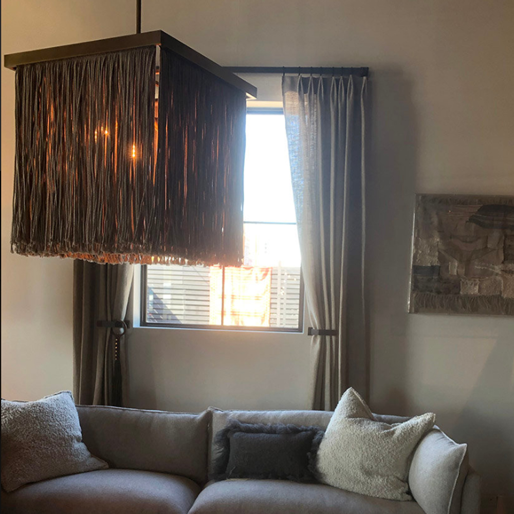 Люстра квадратная с бахромой и подвесом из деревянных бусин Psyche