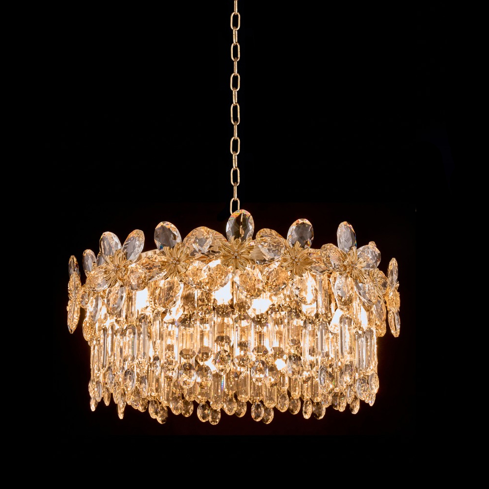 Люстра круглая с декоративными элементами в виде крупных хрустальных цветов Palace Gardens