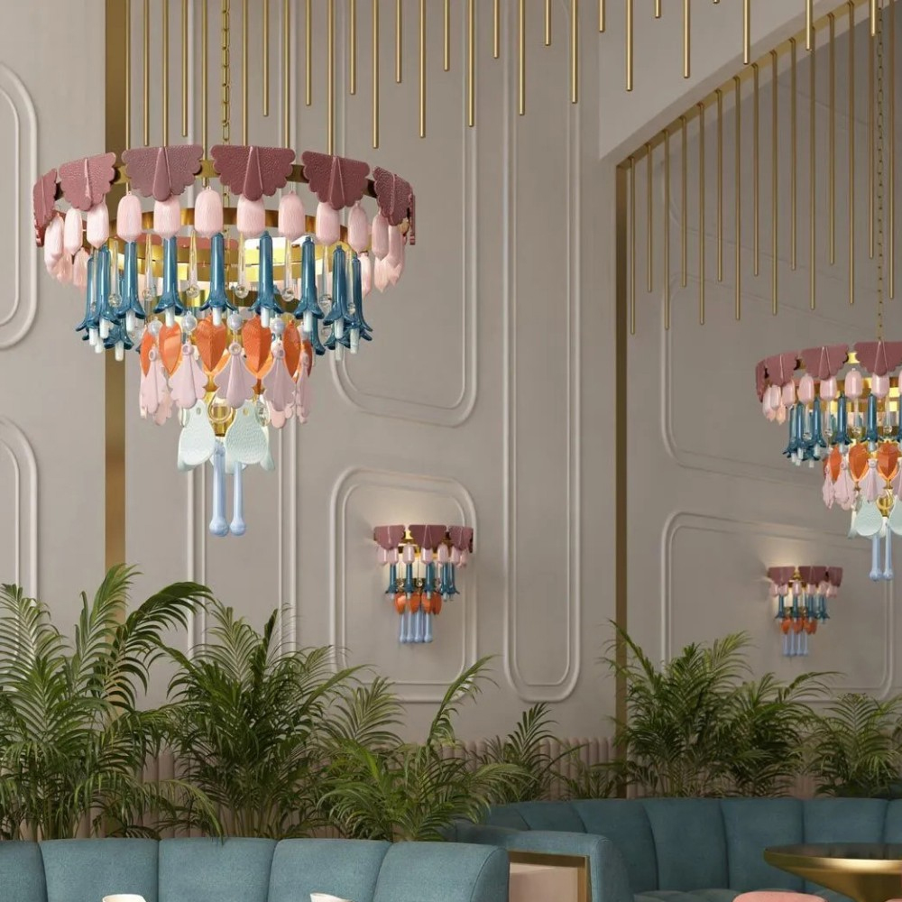 Люстра круглая с декором из разноцветных элементов в виде листьев Changing Seasons