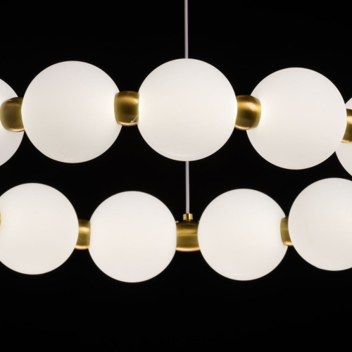 Люстра круглая с матовыми белыми шарами PEARLS Suspension