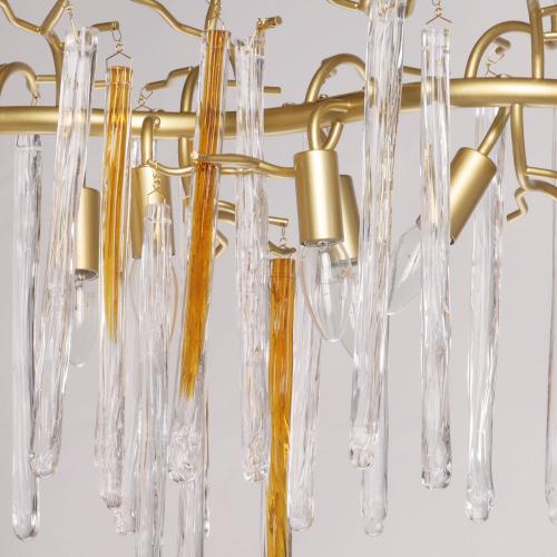 Люстра линейная золотого цвета с декоративными ветвями и длинными стеклянными подвесками в форме сосулек Droplet Chandelier