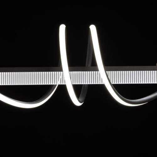 Люстра линейная черного цвета с волнообразным металлическим элементом Luke Lampco Tracer Lamp